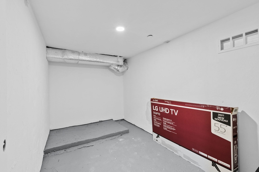 174 W 7th St. # 2