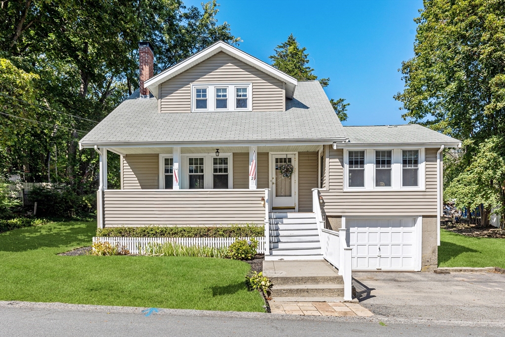 22 Linscott Rd