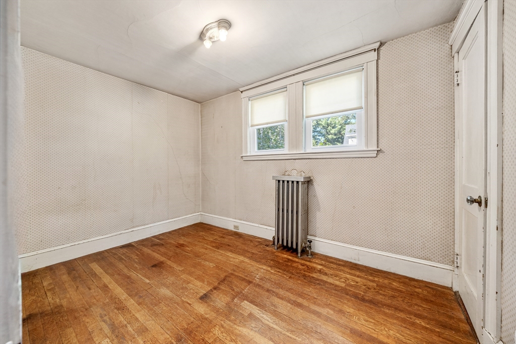 22 Linscott Rd