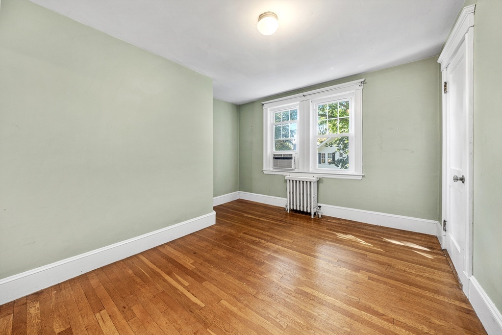 22 Linscott Rd