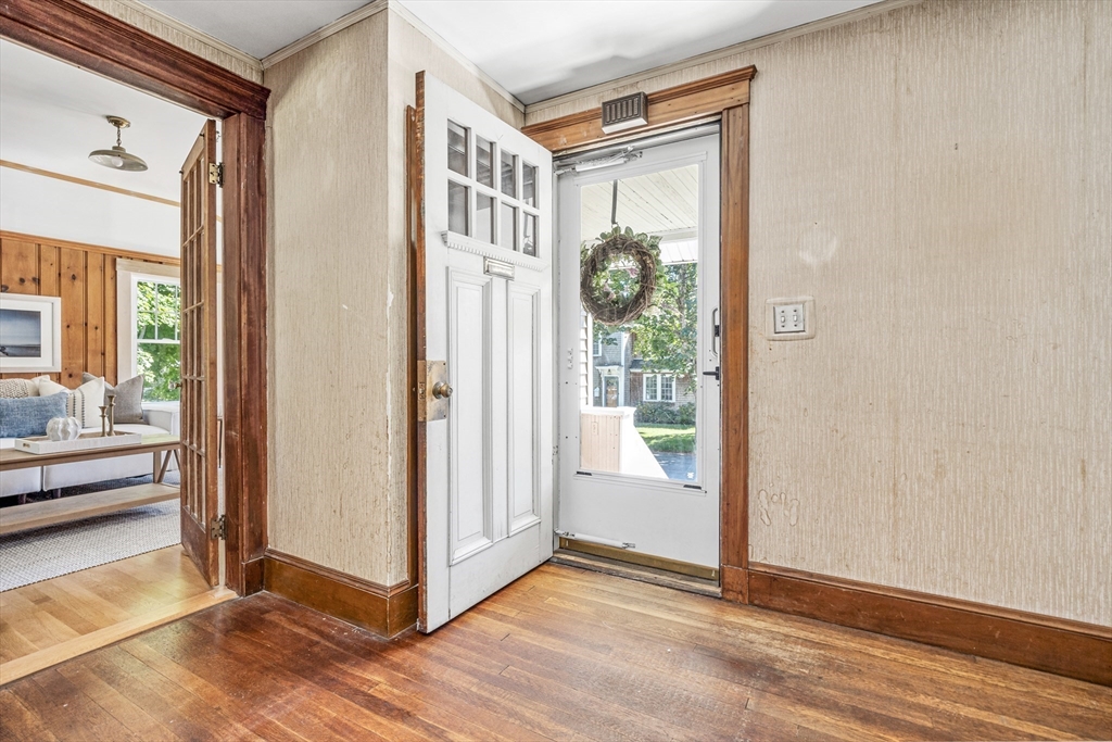 22 Linscott Rd