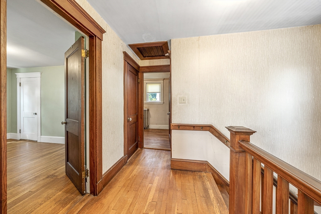 22 Linscott Rd