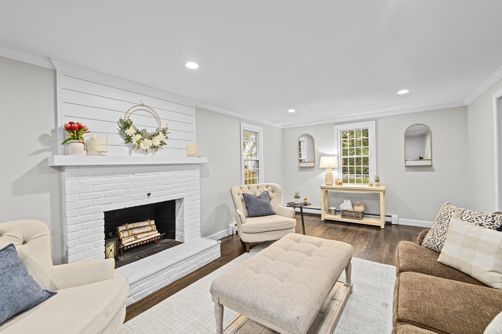 11 Golfview Dr