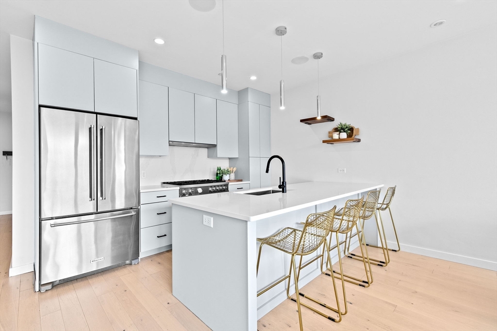 340 W 2nd St Unit: PH23