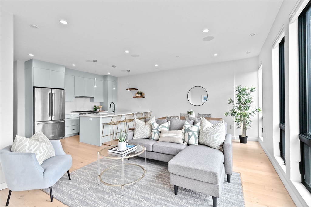 340 W 2nd St Unit: PH23