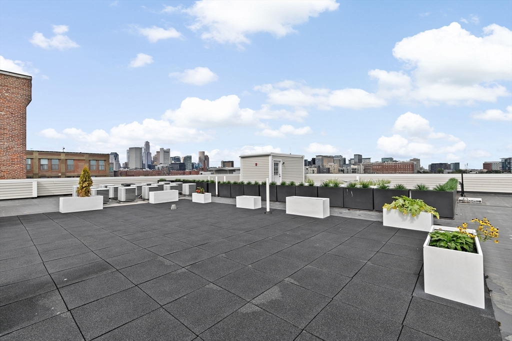 340 W 2nd St Unit: PH23