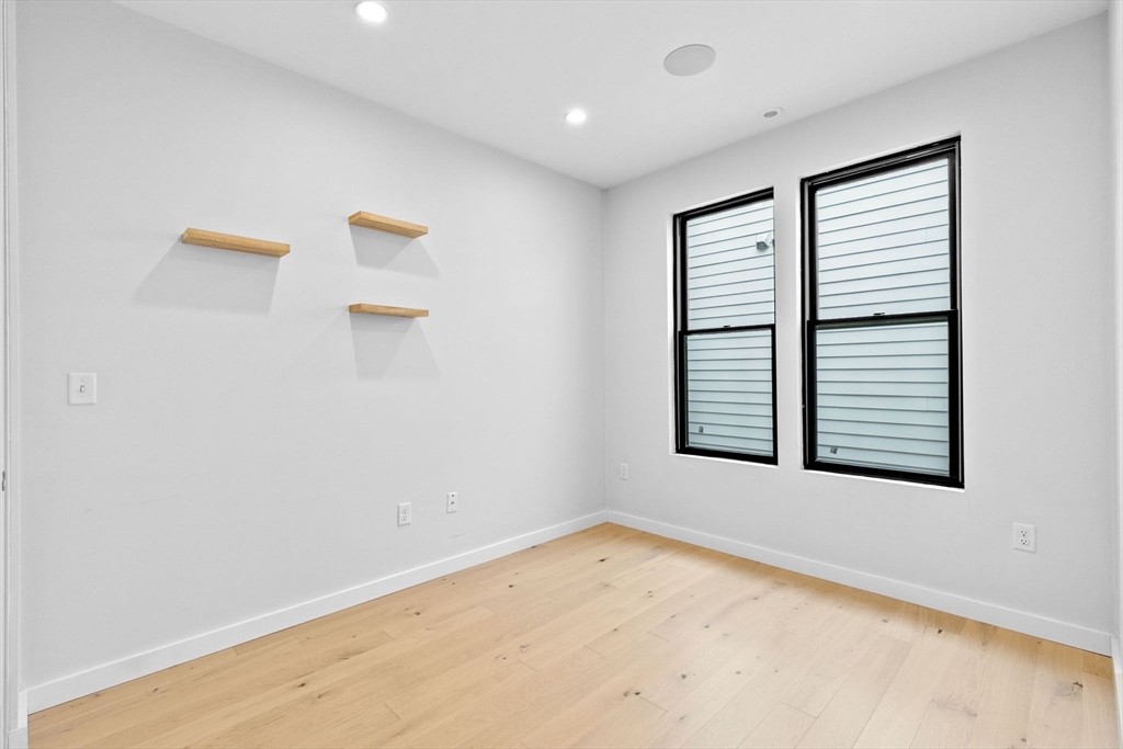 340 W 2nd St Unit: PH23