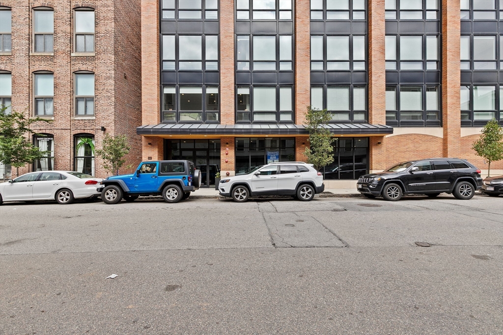 340 W 2nd St Unit: PH23
