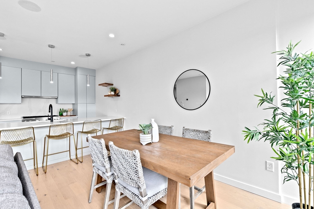 340 W 2nd St Unit: PH23