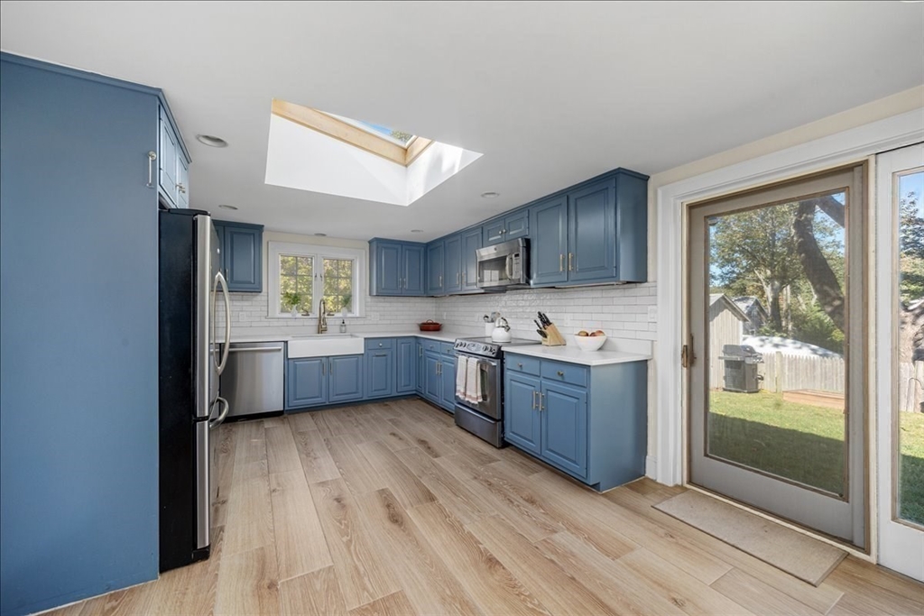 12 Merrymount Rd, Hingham