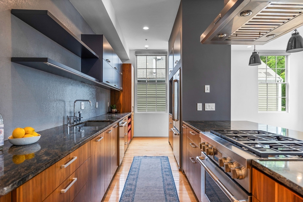 618 East 2nd St # 2, Boston Unit: 2