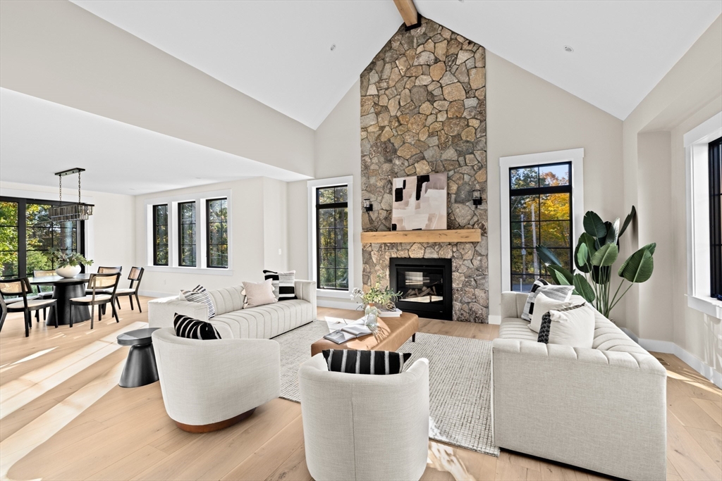 10 Hawthorn, Duxbury