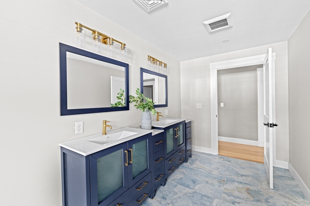 10 Hawthorn, Duxbury