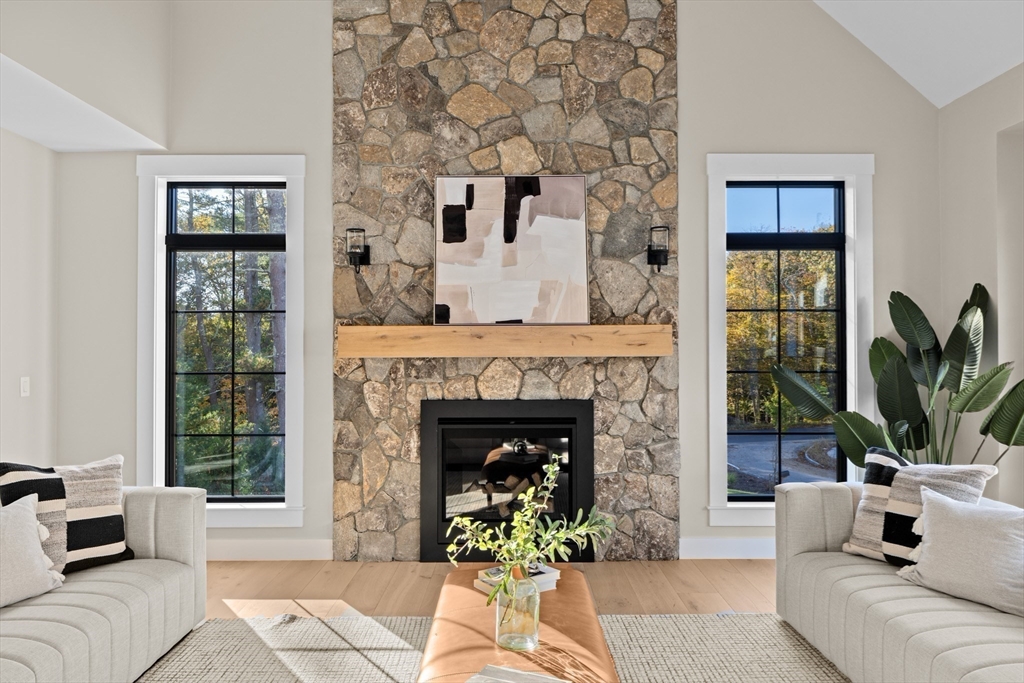 10 Hawthorn, Duxbury