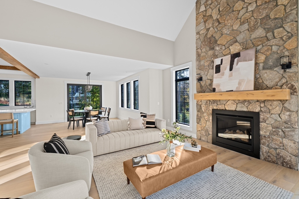 10 Hawthorn, Duxbury