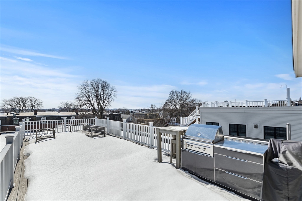 613 E 6th St # 3