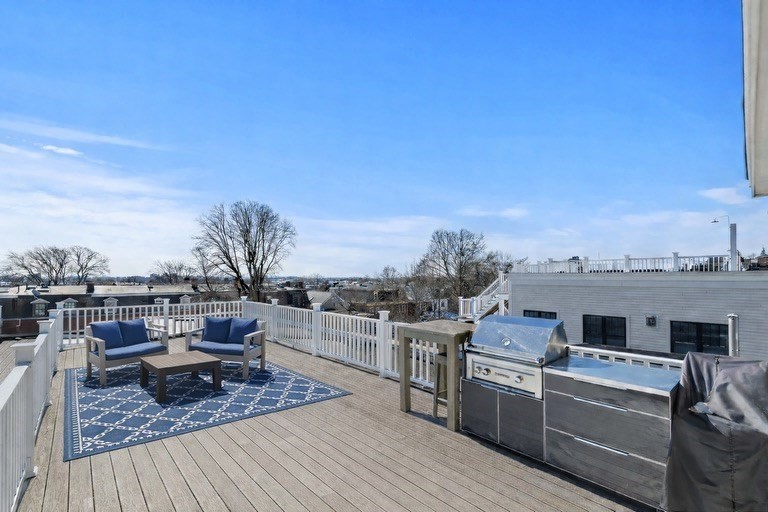 613 E 6th St # 3