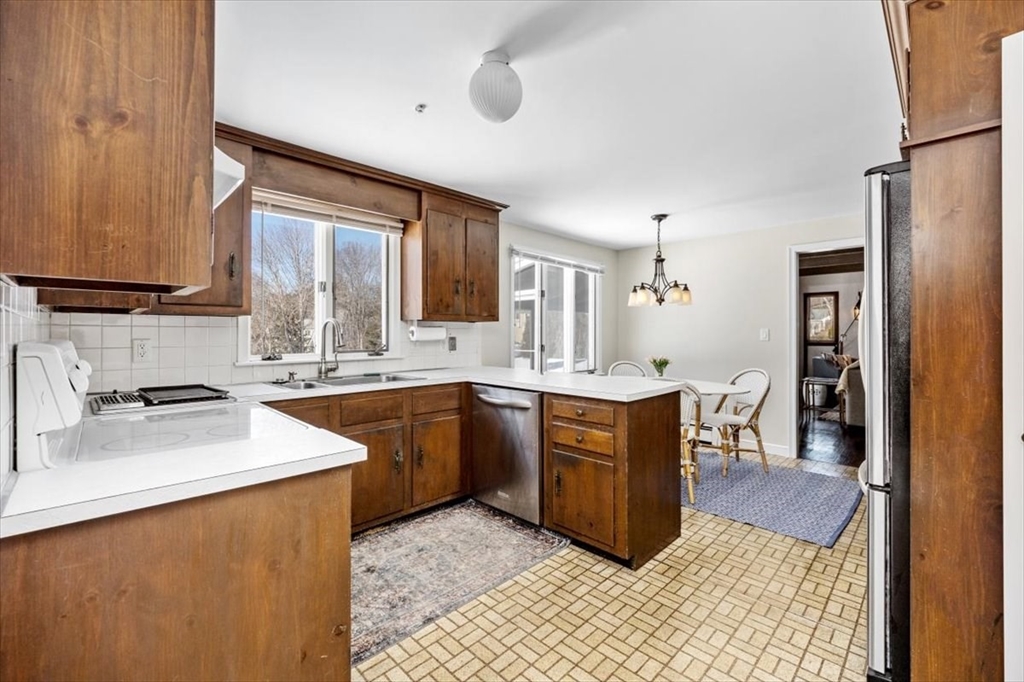 11 Berkley Cir