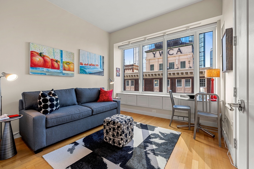 400 Stuart St # 16J