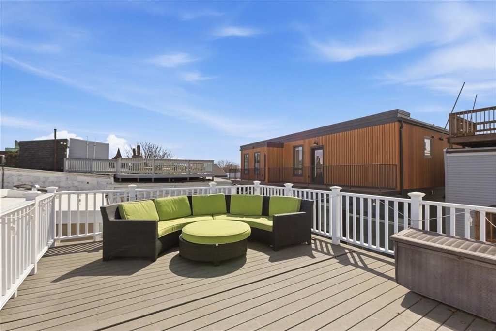 77 Baxter St # 3