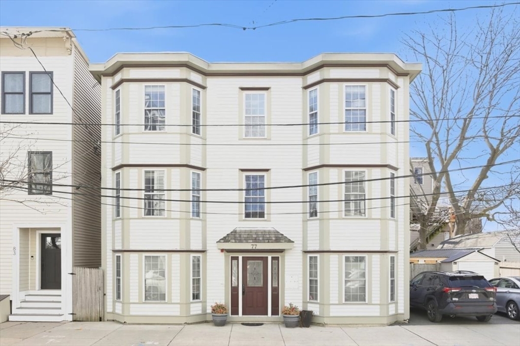 77 Baxter St # 3