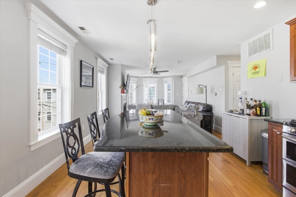 77 Baxter St # 3