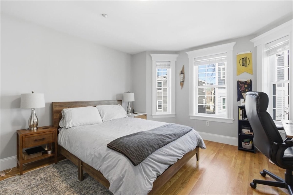 77 Baxter St # 3