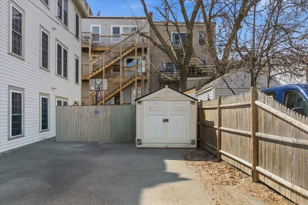77 Baxter St # 3