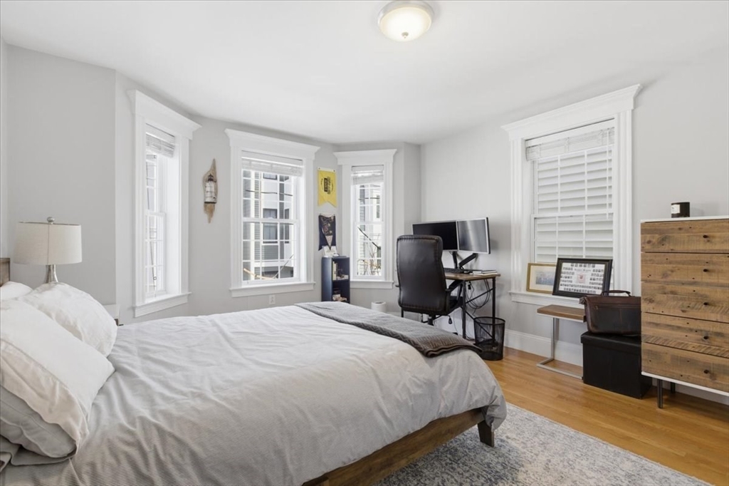 77 Baxter St # 3