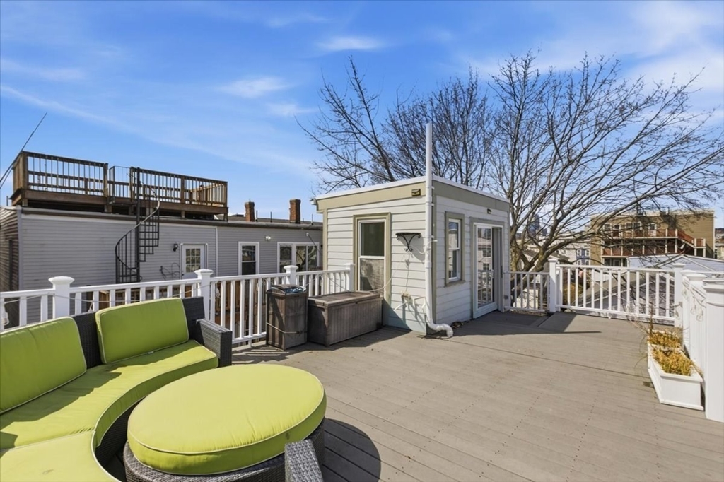 77 Baxter St # 3