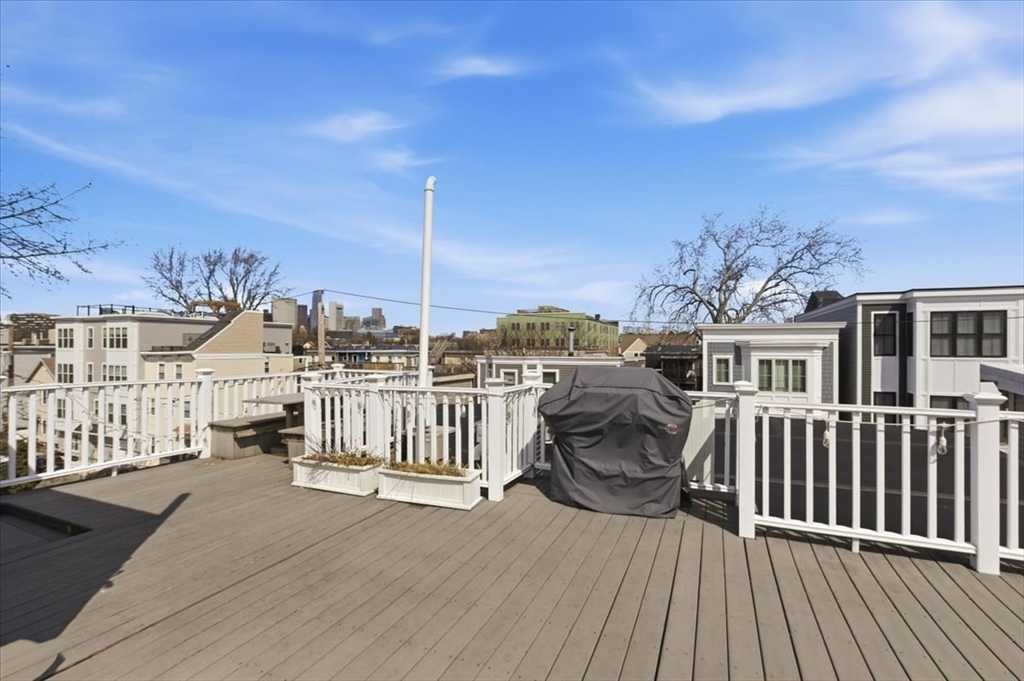 77 Baxter St # 3