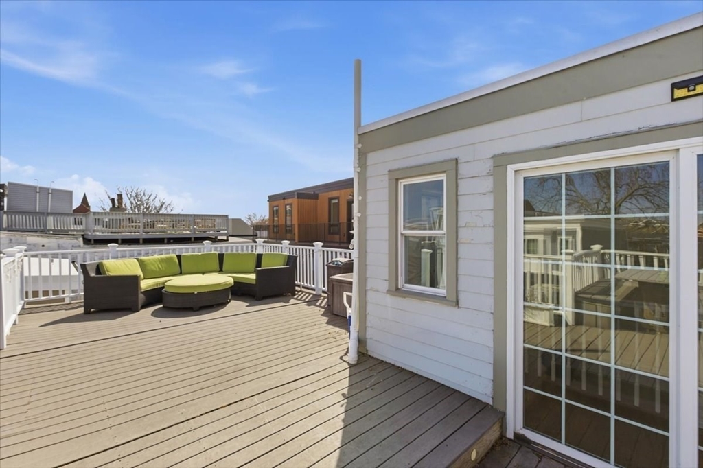 77 Baxter St # 3