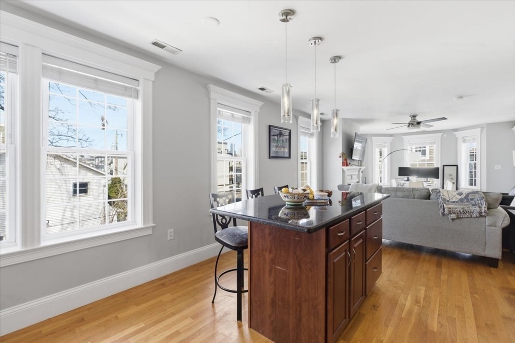 77 Baxter St # 3