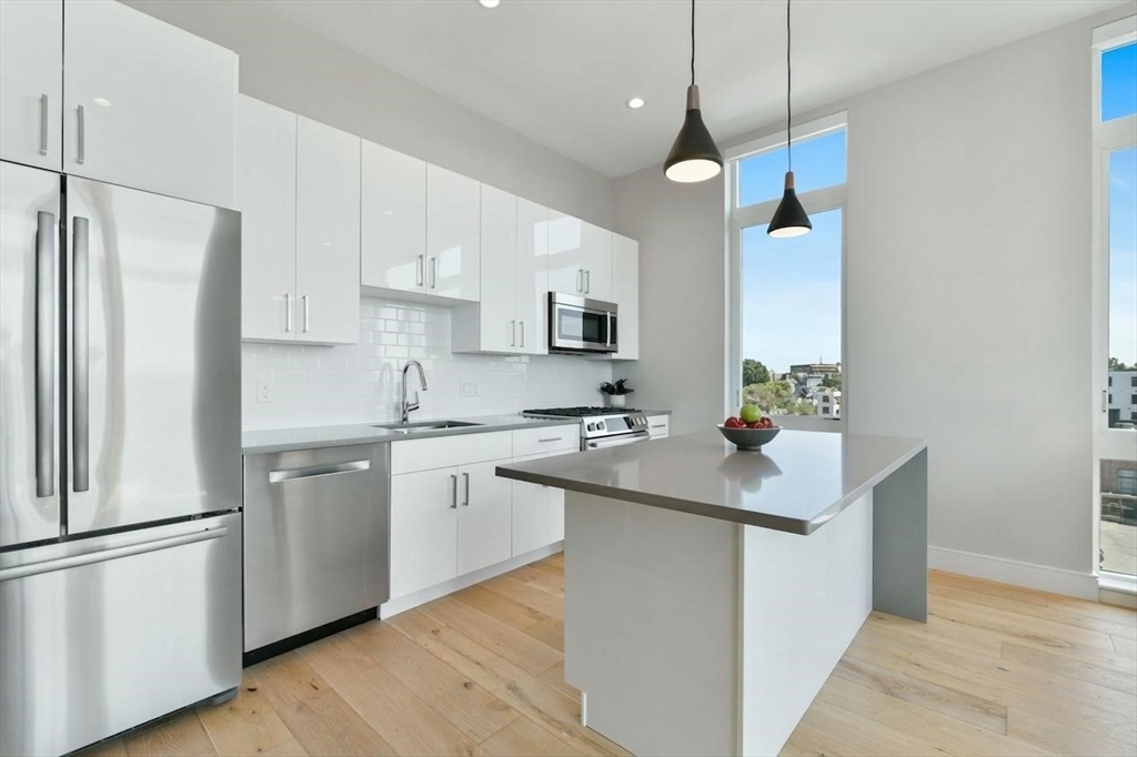 420 W Broadway # 604