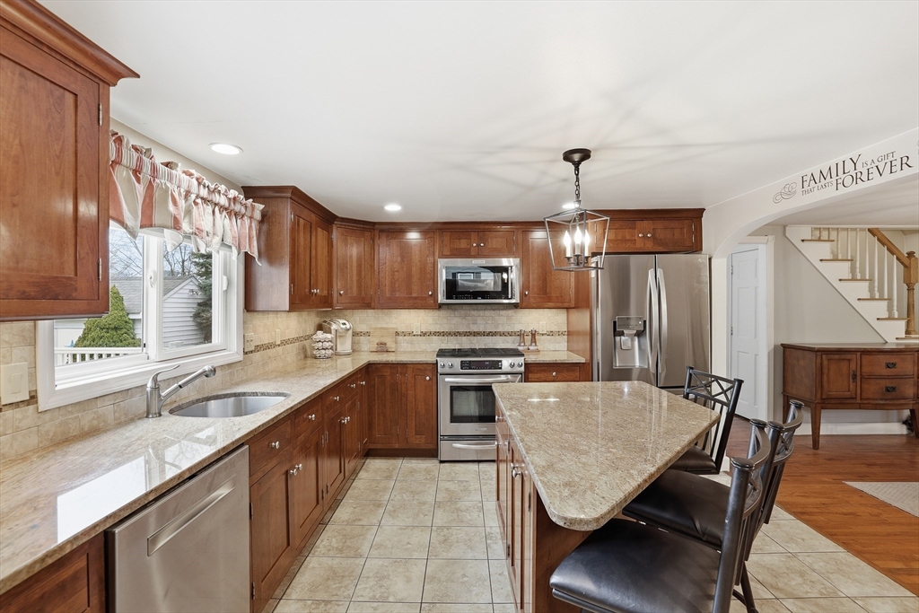 33 Julia Rd
