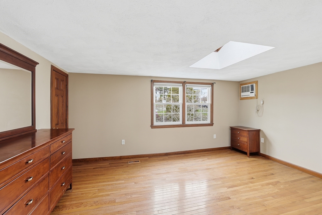 33 Julia Rd
