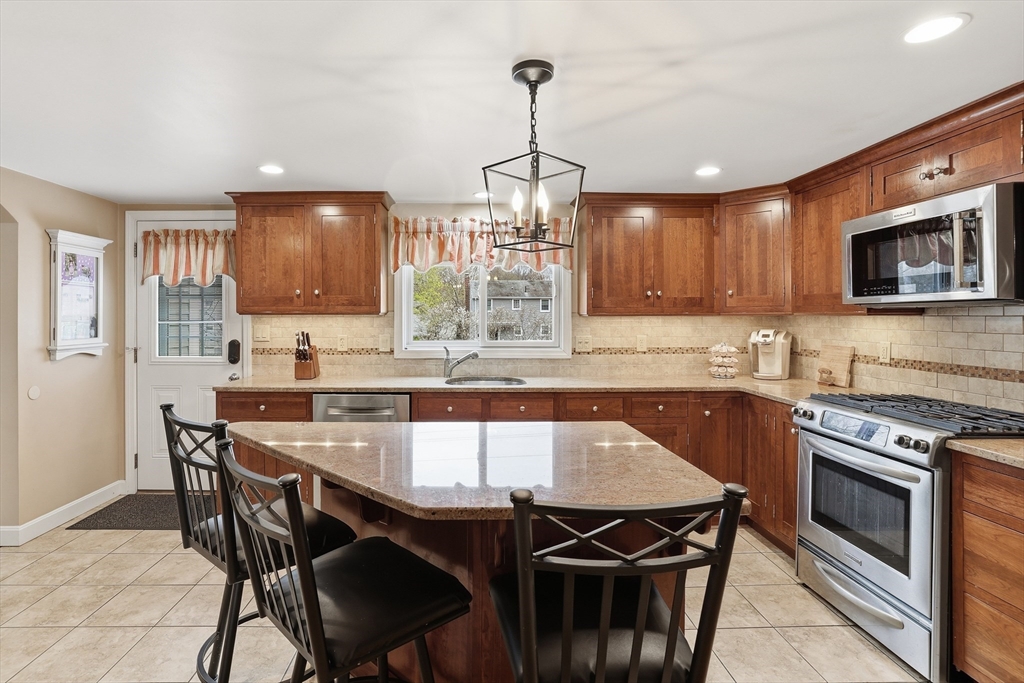 33 Julia Rd