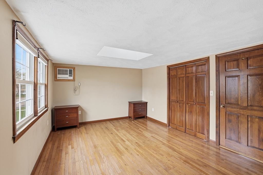 33 Julia Rd