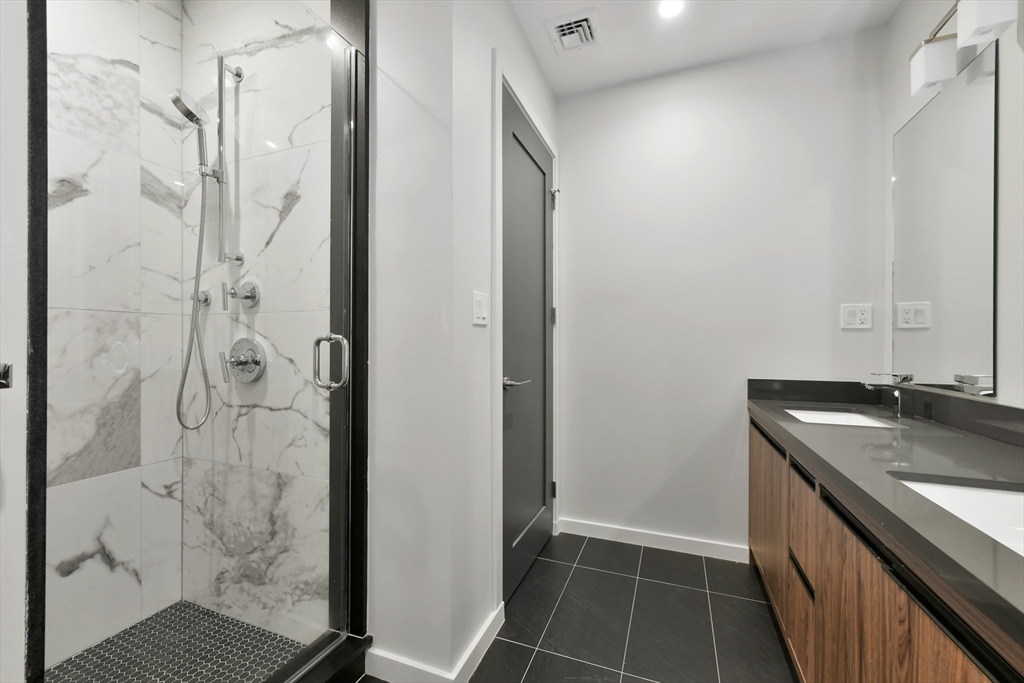 531-533 E 2nd St # 201