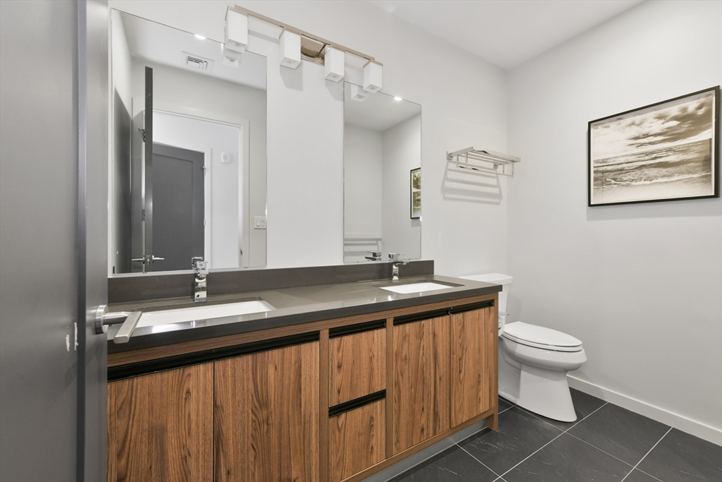 531-533 E 2nd St # 201