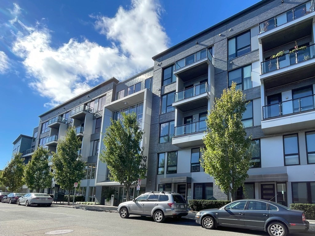 45 W 3rd St # 402