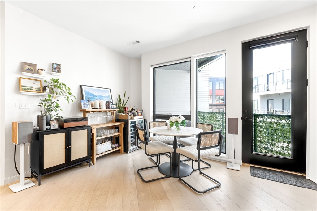45 W 3rd St # 402