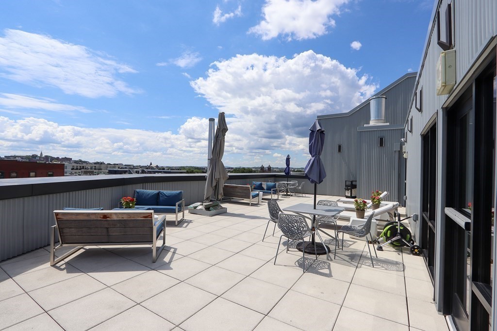 45 W 3rd St # 402