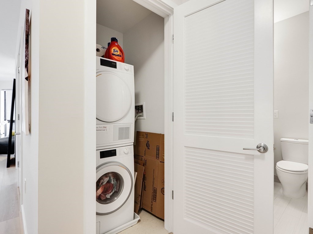 45 W 3rd St # 402