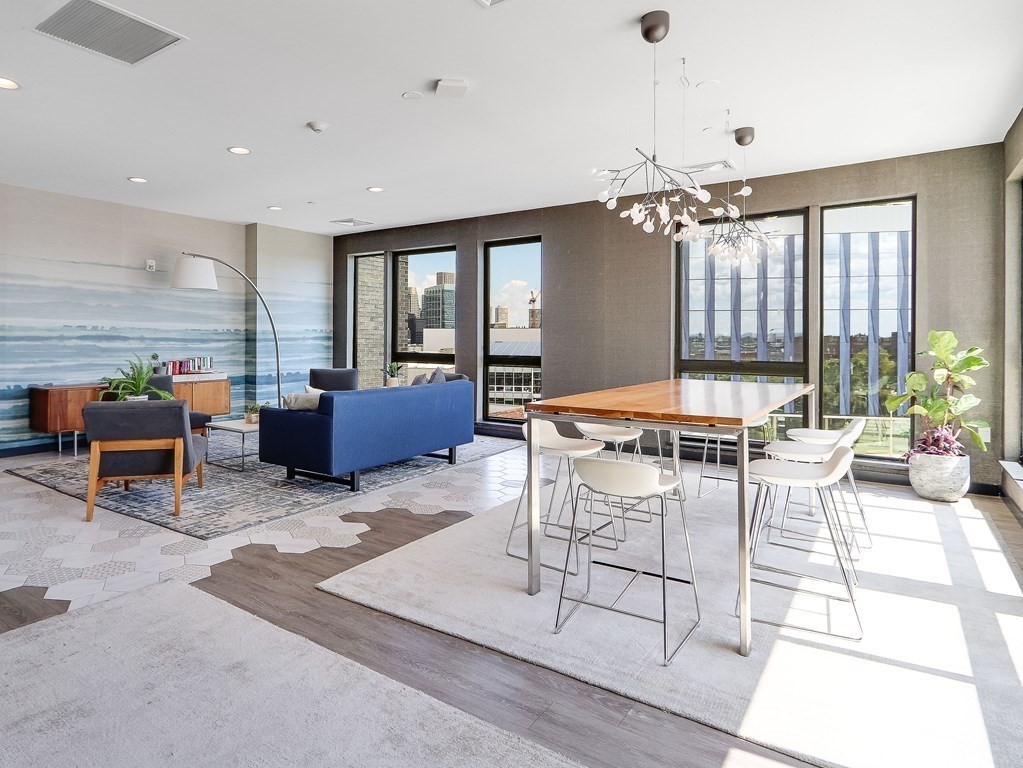 45 W 3rd St # 402