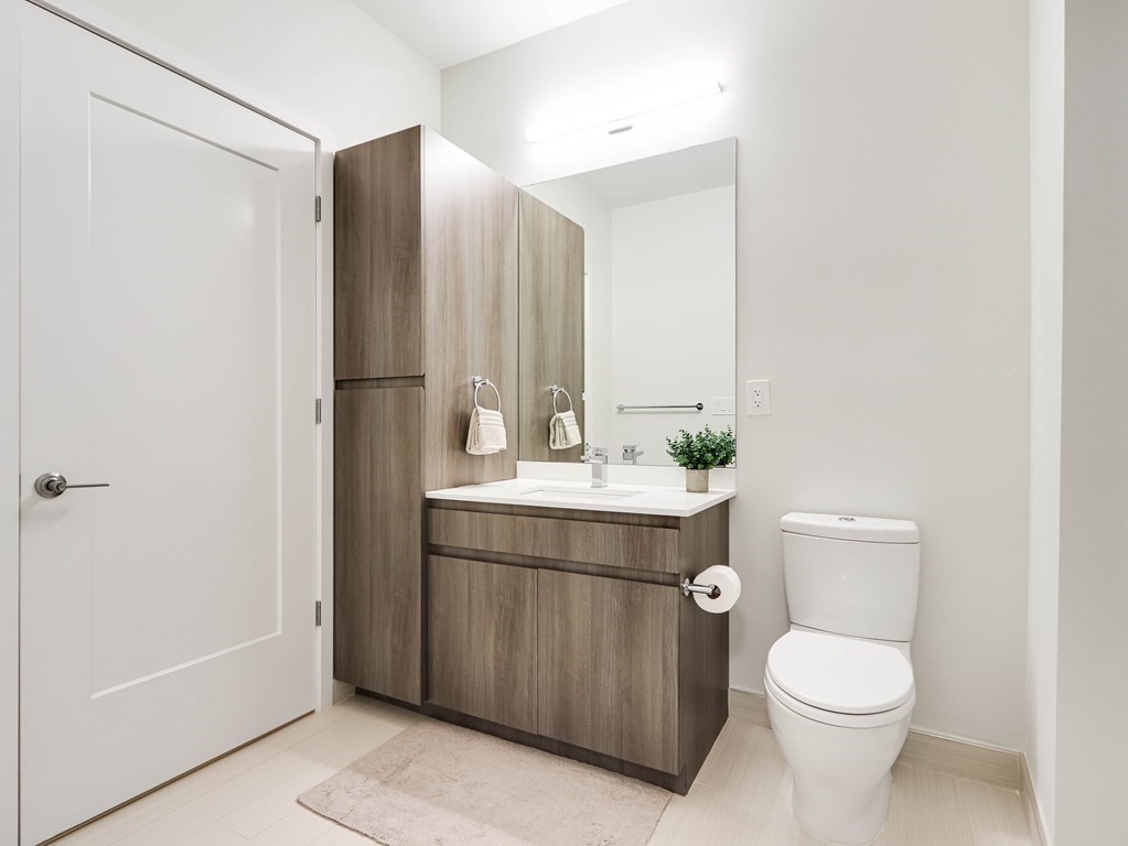 45 W 3rd St # 402