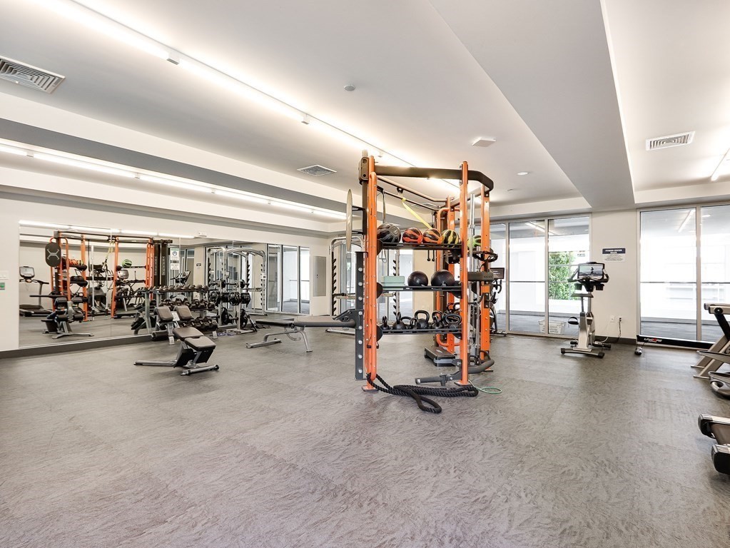 45 W 3rd St # 402
