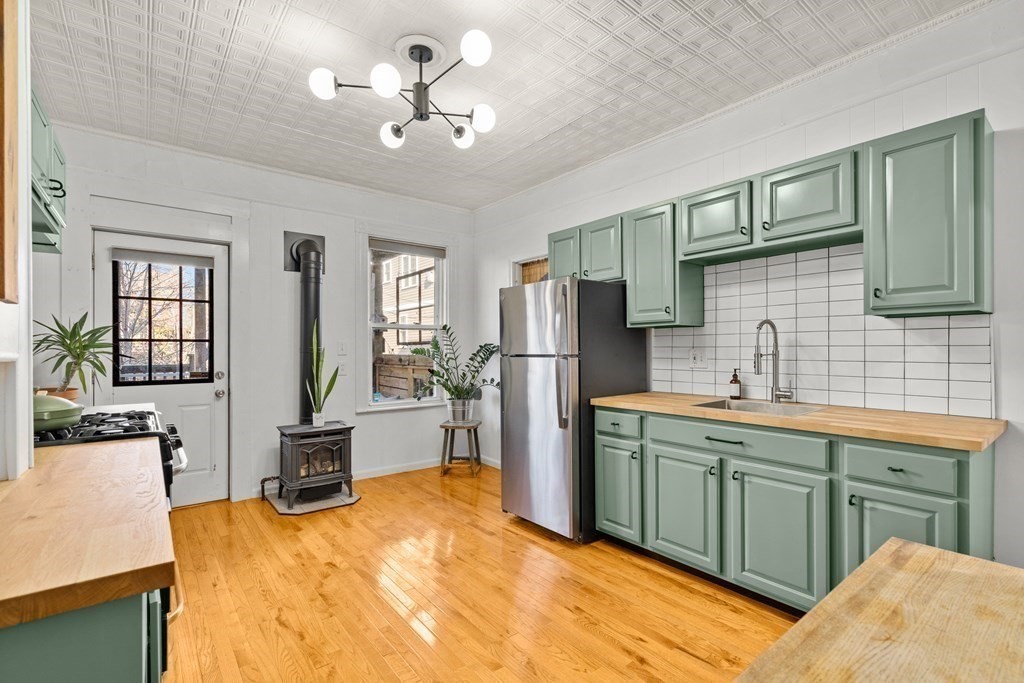 536 E 3rd St # 1