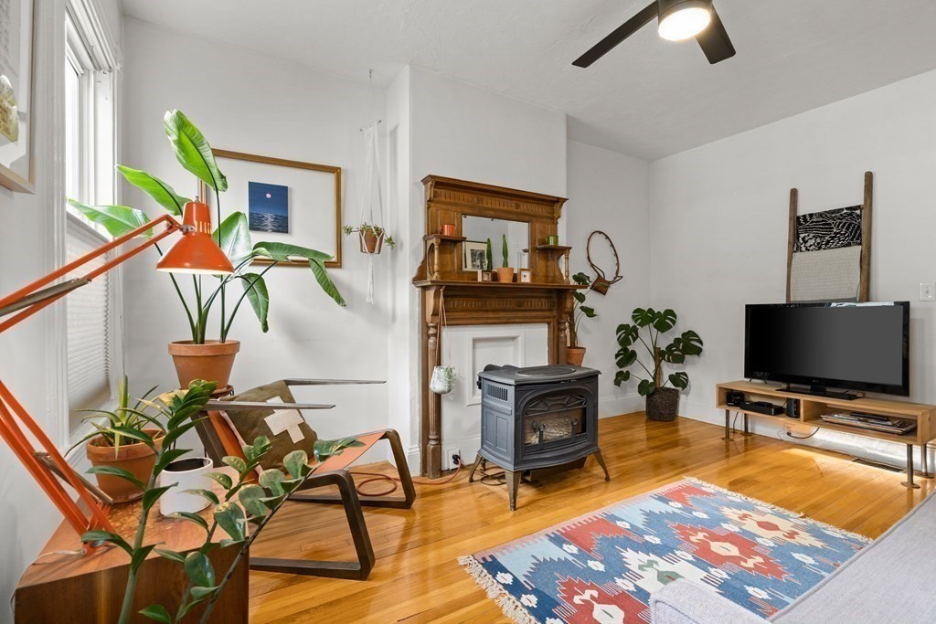 536 E 3rd St # 1