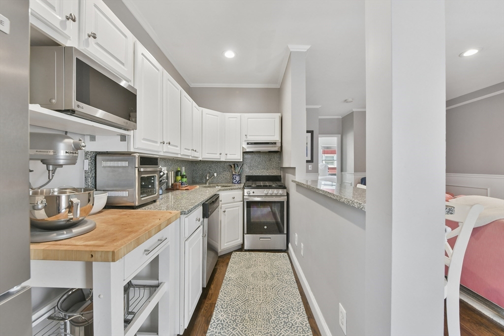 253 Gold St # 2